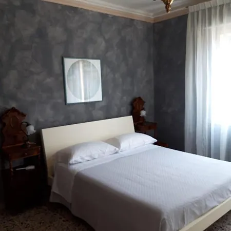 Lo Studiolo D'arte Holiday home *