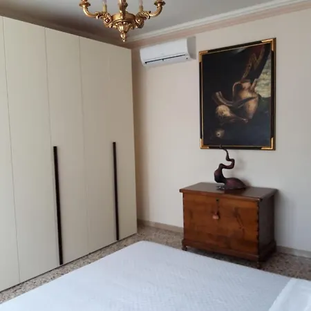 Holiday home Lo Studiolo D'arte