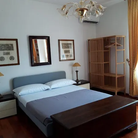 Lo Studiolo D'arte * Castelplanio